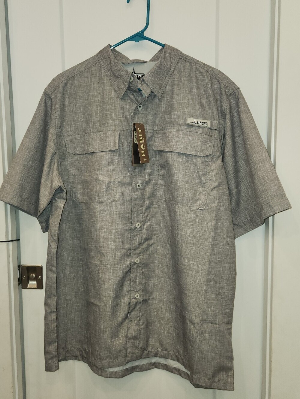 Habit Men's Short-Sleeve Button-Up Shirt in Light Gray